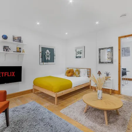 Studio Flat On London'S Famous Brick Lane - Historic Location In The Heart Of London'S East End